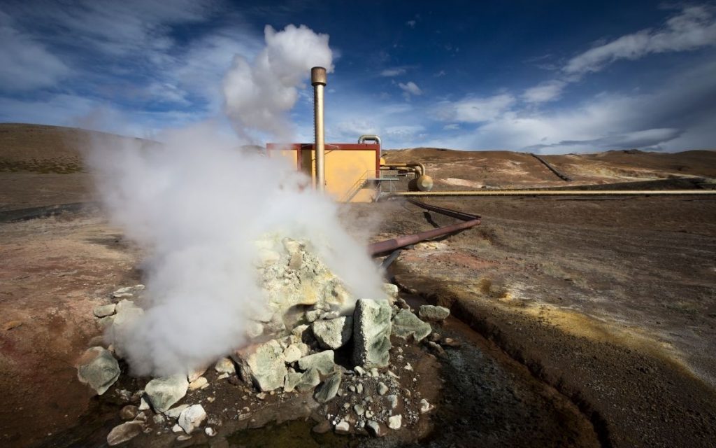a geothermal plant collects steam from hot water 